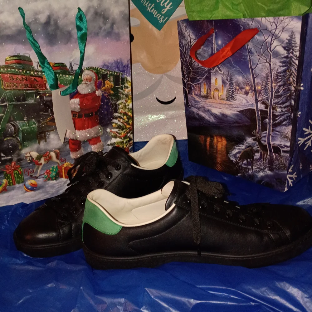 Gucci Black and Green Leather Sneakers - Picture 5 of 7